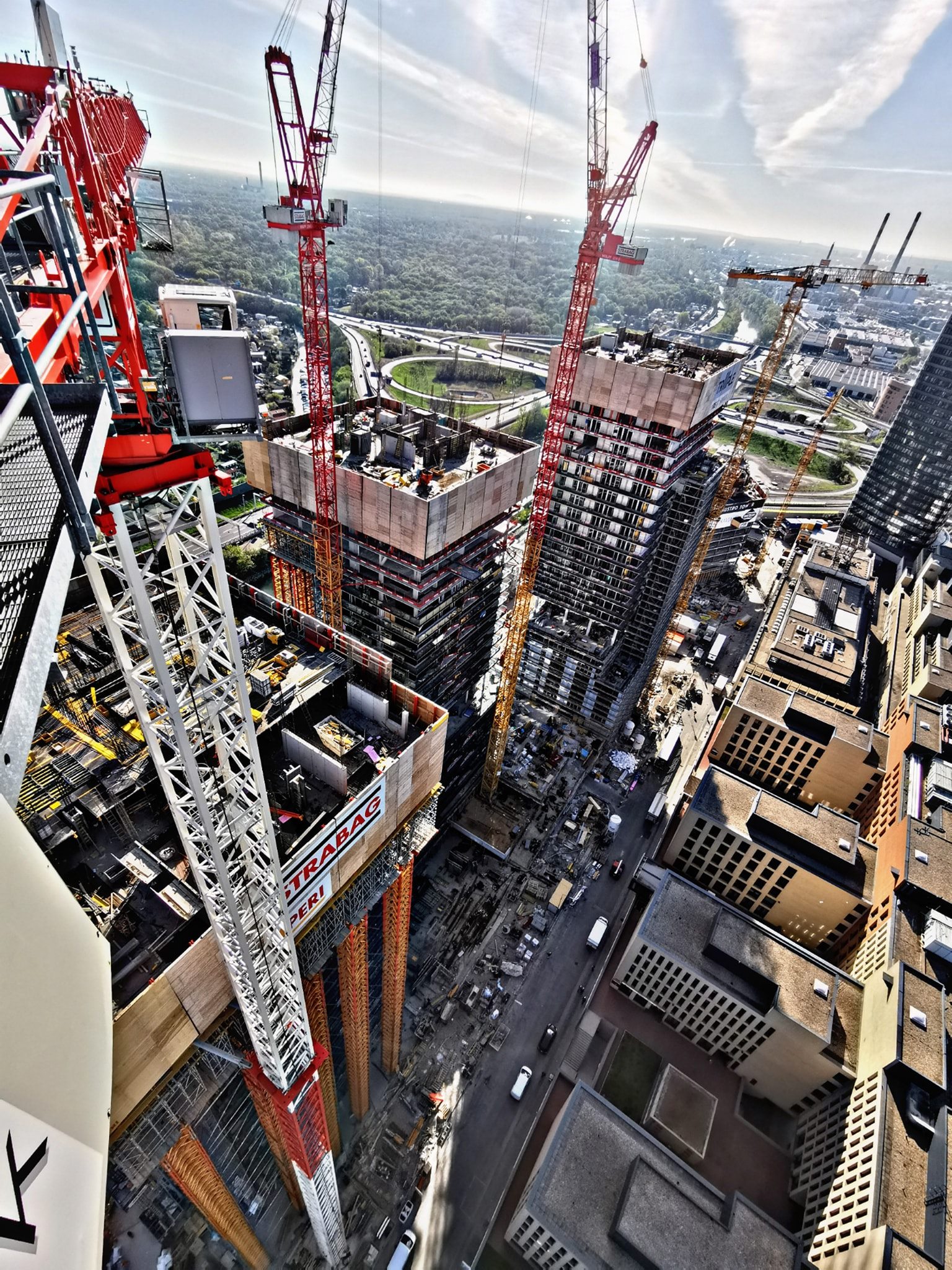 Turmdrehkran auf Baustelle